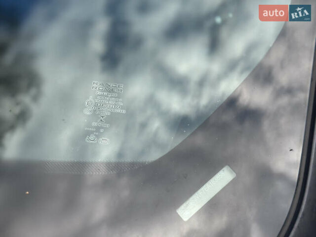 Белый Ленд Ровер Рендж Ровер, объемом двигателя 3 л и пробегом 200 тыс. км за 30500 $, фото 5 на Automoto.ua