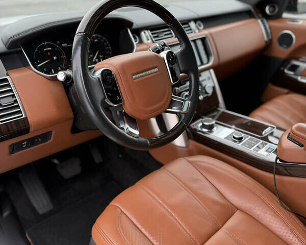 Білий Ленд Ровер Рендж Ровер, об'ємом двигуна 4.37 л та пробігом 64 тис. км за 50000 $, фото 7 на Automoto.ua