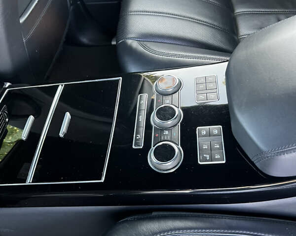 Белый Ленд Ровер Рендж Ровер, объемом двигателя 2.99 л и пробегом 195 тыс. км за 31200 $, фото 37 на Automoto.ua