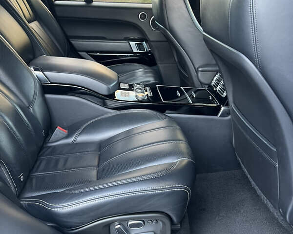 Белый Ленд Ровер Рендж Ровер, объемом двигателя 2.99 л и пробегом 195 тыс. км за 31200 $, фото 32 на Automoto.ua