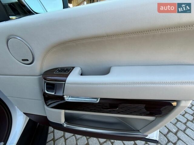 Білий Ленд Ровер Рендж Ровер, об'ємом двигуна 4.4 л та пробігом 278 тис. км за 32999 $, фото 59 на Automoto.ua