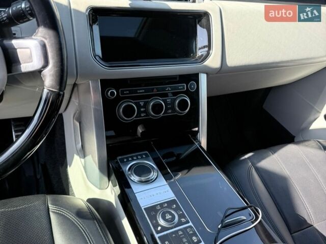 Белый Ленд Ровер Рендж Ровер, объемом двигателя 5 л и пробегом 175 тыс. км за 42000 $, фото 14 на Automoto.ua