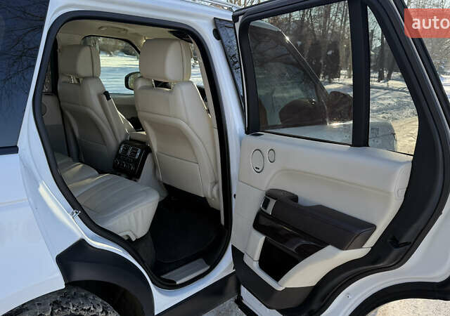 Белый Ленд Ровер Рендж Ровер, объемом двигателя 2.99 л и пробегом 220 тыс. км за 28500 $, фото 16 на Automoto.ua