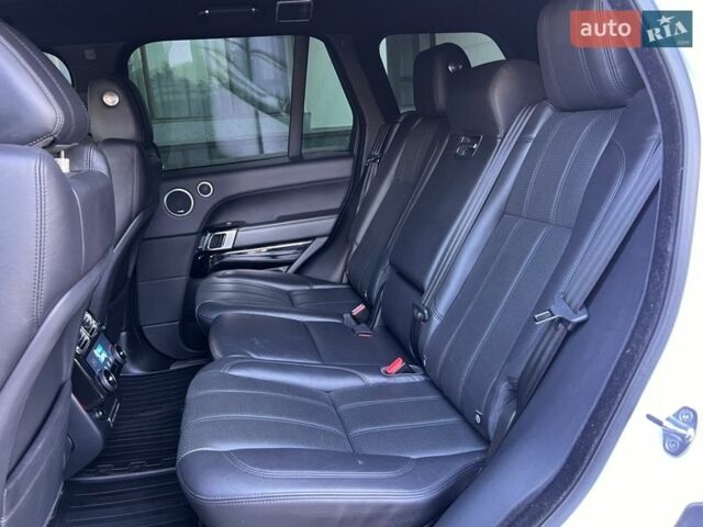 Білий Ленд Ровер Рендж Ровер, об'ємом двигуна 3 л та пробігом 199 тис. км за 35700 $, фото 46 на Automoto.ua