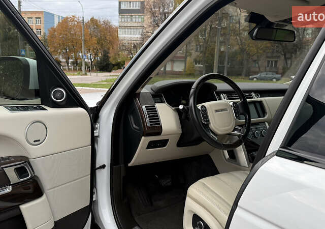 Білий Ленд Ровер Рендж Ровер, об'ємом двигуна 2.99 л та пробігом 219 тис. км за 32500 $, фото 13 на Automoto.ua