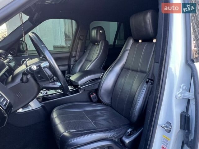 Білий Ленд Ровер Рендж Ровер, об'ємом двигуна 3 л та пробігом 199 тис. км за 35700 $, фото 73 на Automoto.ua
