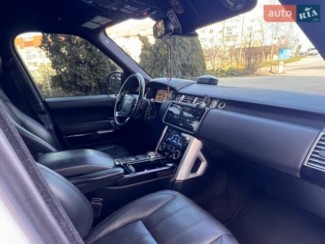 Білий Ленд Ровер Рендж Ровер, об'ємом двигуна 3 л та пробігом 199 тис. км за 35700 $, фото 56 на Automoto.ua