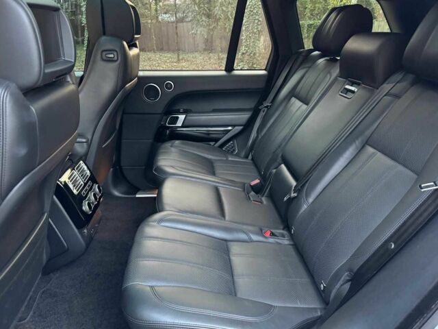 Білий Ленд Ровер Рендж Ровер, об'ємом двигуна 3 л та пробігом 133 тис. км за 35000 $, фото 12 на Automoto.ua