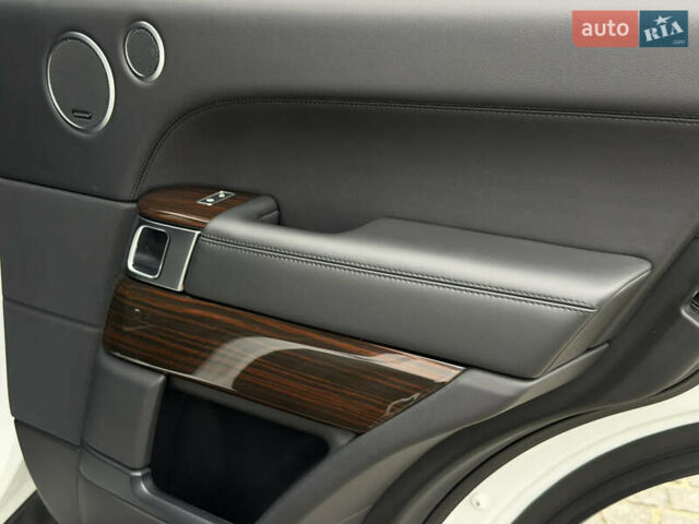 Білий Ленд Ровер Рендж Ровер, об'ємом двигуна 2.99 л та пробігом 165 тис. км за 34999 $, фото 67 на Automoto.ua