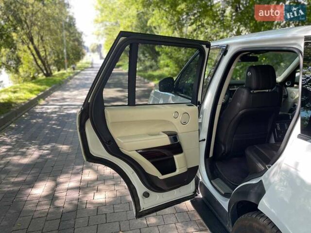 Белый Ленд Ровер Рендж Ровер, объемом двигателя 3 л и пробегом 322 тыс. км за 26000 $, фото 18 на Automoto.ua