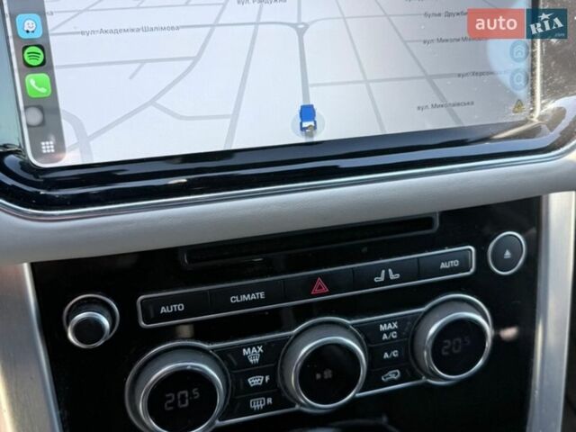 Белый Ленд Ровер Рендж Ровер, объемом двигателя 5 л и пробегом 175 тыс. км за 42000 $, фото 11 на Automoto.ua