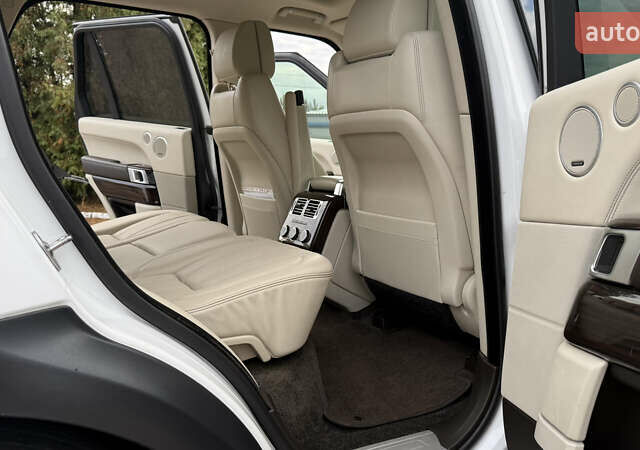 Білий Ленд Ровер Рендж Ровер, об'ємом двигуна 2.99 л та пробігом 219 тис. км за 32500 $, фото 6 на Automoto.ua