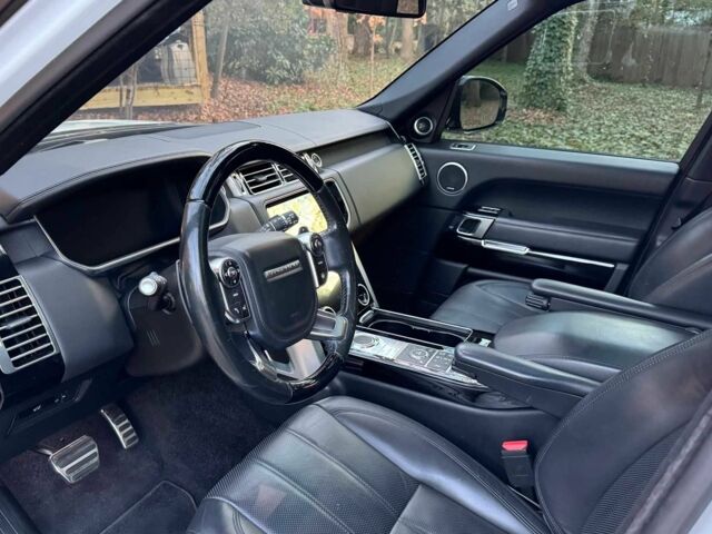 Білий Ленд Ровер Рендж Ровер, об'ємом двигуна 3 л та пробігом 133 тис. км за 35000 $, фото 13 на Automoto.ua