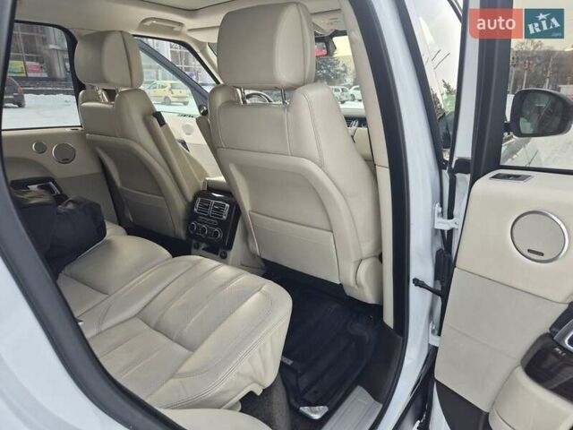Білий Ленд Ровер Рендж Ровер, об'ємом двигуна 2.99 л та пробігом 221 тис. км за 39000 $, фото 19 на Automoto.ua