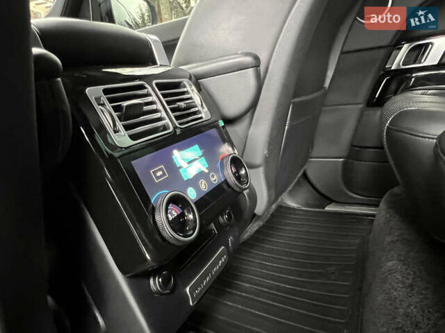 Білий Ленд Ровер Рендж Ровер, об'ємом двигуна 3 л та пробігом 199 тис. км за 35999 $, фото 90 на Automoto.ua