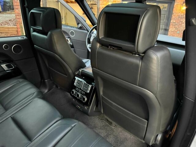 Білий Ленд Ровер Рендж Ровер, об'ємом двигуна 3 л та пробігом 133 тис. км за 35000 $, фото 11 на Automoto.ua