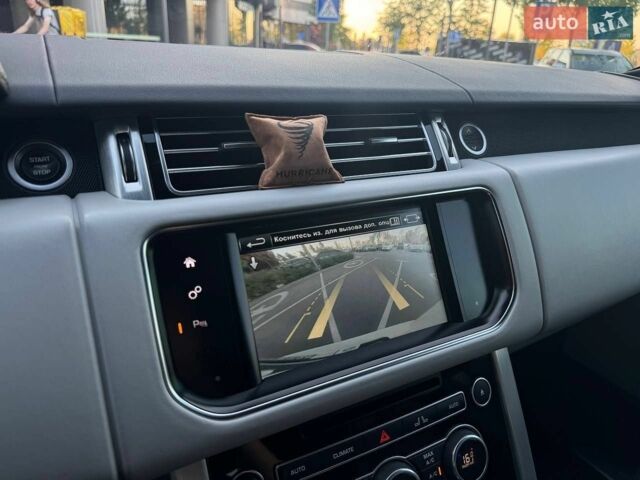 Білий Ленд Ровер Рендж Ровер, об'ємом двигуна 3 л та пробігом 214 тис. км за 35990 $, фото 20 на Automoto.ua