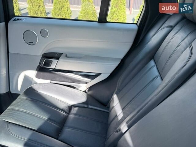 Белый Ленд Ровер Рендж Ровер, объемом двигателя 5 л и пробегом 175 тыс. км за 42000 $, фото 16 на Automoto.ua