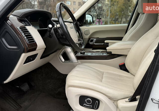 Білий Ленд Ровер Рендж Ровер, об'ємом двигуна 2.99 л та пробігом 219 тис. км за 32500 $, фото 16 на Automoto.ua