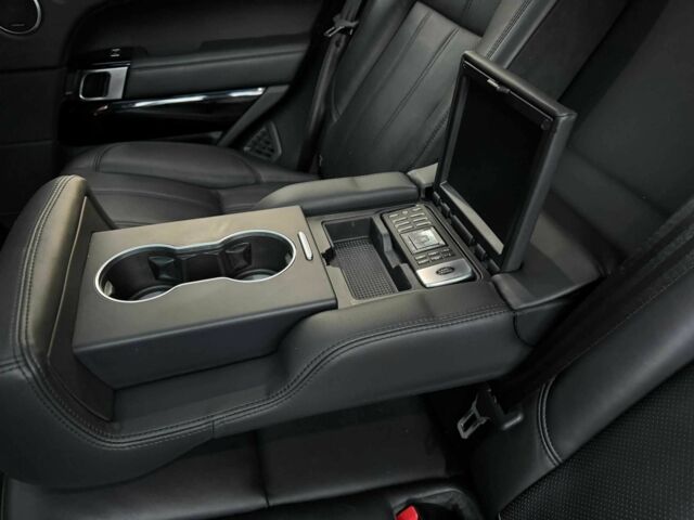 Білий Ленд Ровер Рендж Ровер, об'ємом двигуна 3 л та пробігом 133 тис. км за 35000 $, фото 16 на Automoto.ua