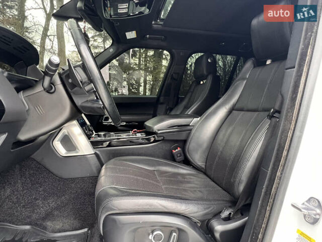 Білий Ленд Ровер Рендж Ровер, об'ємом двигуна 3 л та пробігом 199 тис. км за 35999 $, фото 60 на Automoto.ua