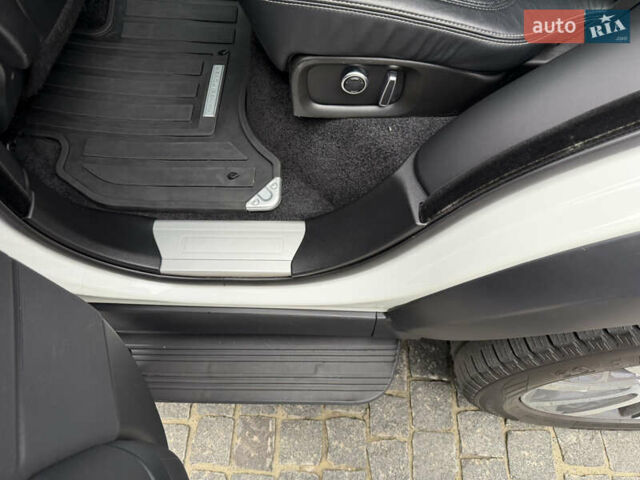 Білий Ленд Ровер Рендж Ровер, об'ємом двигуна 2.99 л та пробігом 165 тис. км за 34999 $, фото 50 на Automoto.ua