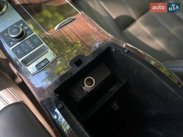 Белый Ленд Ровер Рендж Ровер, объемом двигателя 3 л и пробегом 322 тыс. км за 26000 $, фото 16 на Automoto.ua