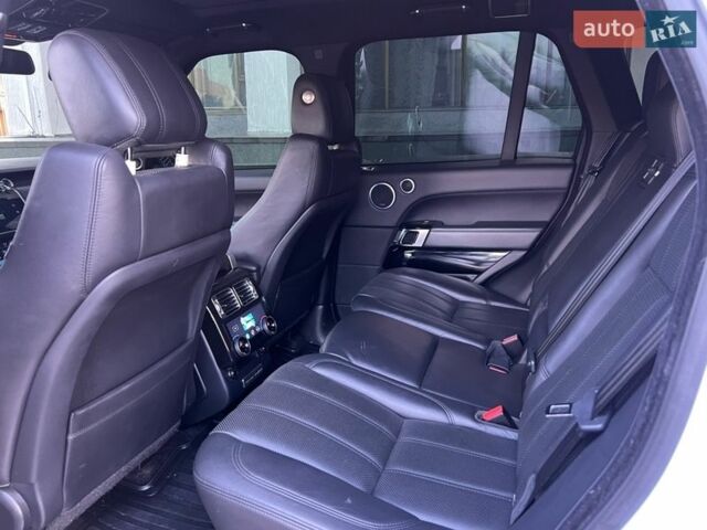 Білий Ленд Ровер Рендж Ровер, об'ємом двигуна 3 л та пробігом 199 тис. км за 35700 $, фото 48 на Automoto.ua