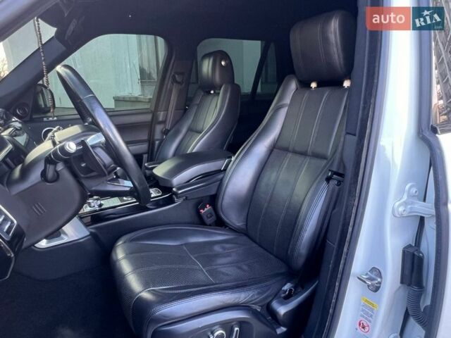 Білий Ленд Ровер Рендж Ровер, об'ємом двигуна 3 л та пробігом 199 тис. км за 35700 $, фото 72 на Automoto.ua