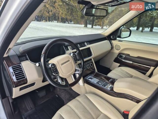 Білий Ленд Ровер Рендж Ровер, об'ємом двигуна 2.99 л та пробігом 221 тис. км за 39000 $, фото 12 на Automoto.ua