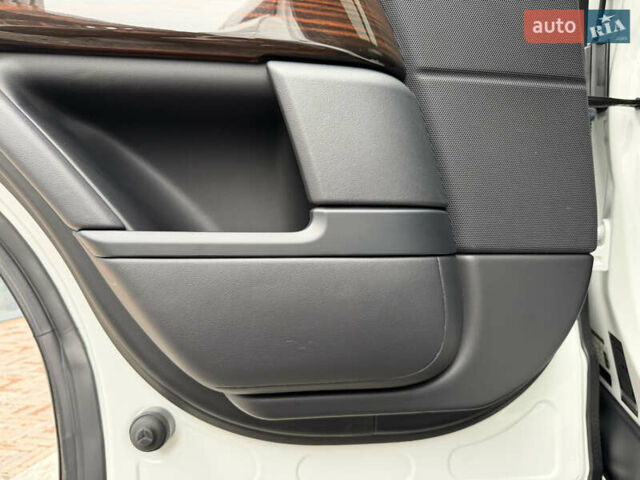 Білий Ленд Ровер Рендж Ровер, об'ємом двигуна 2.99 л та пробігом 165 тис. км за 34999 $, фото 49 на Automoto.ua