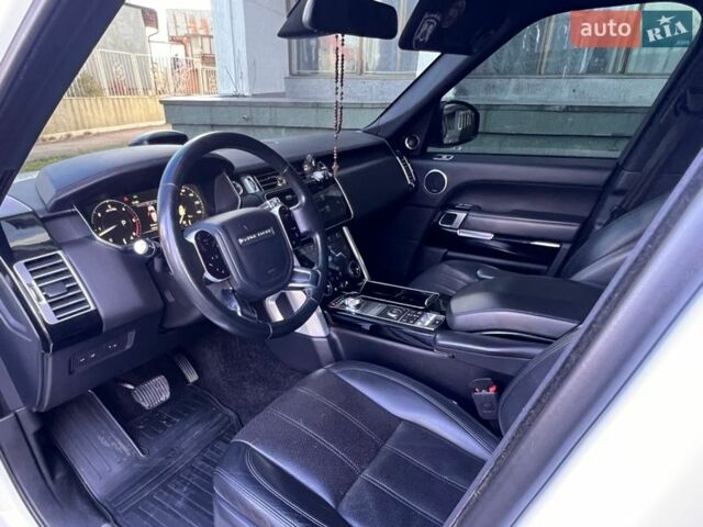 Білий Ленд Ровер Рендж Ровер, об'ємом двигуна 3 л та пробігом 199 тис. км за 35700 $, фото 38 на Automoto.ua