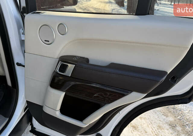 Белый Ленд Ровер Рендж Ровер, объемом двигателя 2.99 л и пробегом 220 тыс. км за 28500 $, фото 20 на Automoto.ua