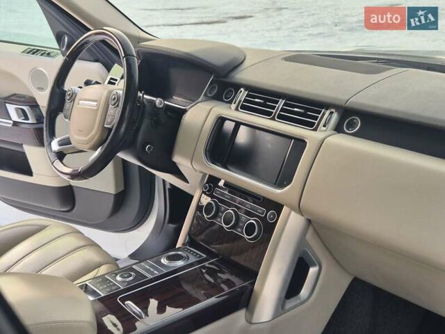 Білий Ленд Ровер Рендж Ровер, об'ємом двигуна 2.99 л та пробігом 221 тис. км за 39000 $, фото 23 на Automoto.ua