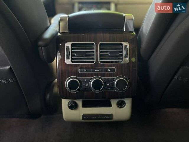 Белый Ленд Ровер Рендж Ровер, объемом двигателя 3 л и пробегом 322 тыс. км за 26000 $, фото 20 на Automoto.ua