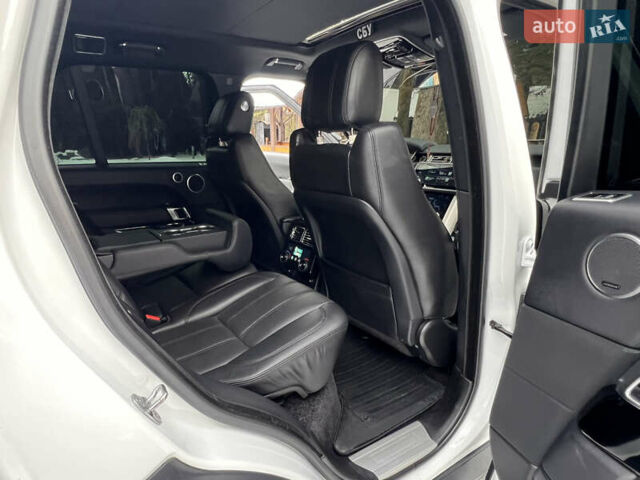 Білий Ленд Ровер Рендж Ровер, об'ємом двигуна 3 л та пробігом 199 тис. км за 35999 $, фото 101 на Automoto.ua