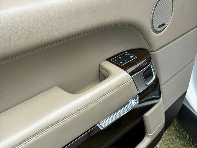 Білий Ленд Ровер Рендж Ровер, об'ємом двигуна 2.99 л та пробігом 167 тис. км за 32000 $, фото 16 на Automoto.ua