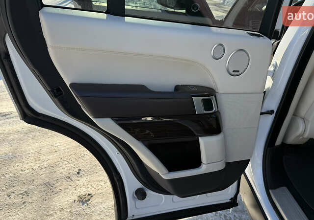 Белый Ленд Ровер Рендж Ровер, объемом двигателя 2.99 л и пробегом 220 тыс. км за 28500 $, фото 33 на Automoto.ua