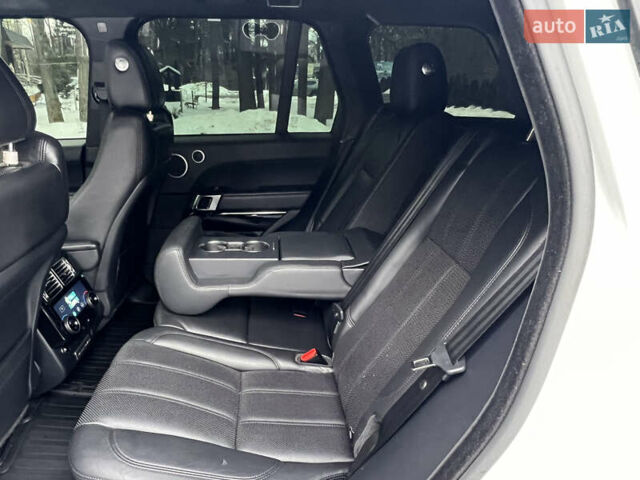 Білий Ленд Ровер Рендж Ровер, об'ємом двигуна 3 л та пробігом 199 тис. км за 35999 $, фото 98 на Automoto.ua