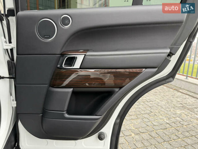 Білий Ленд Ровер Рендж Ровер, об'ємом двигуна 2.99 л та пробігом 165 тис. км за 34999 $, фото 65 на Automoto.ua