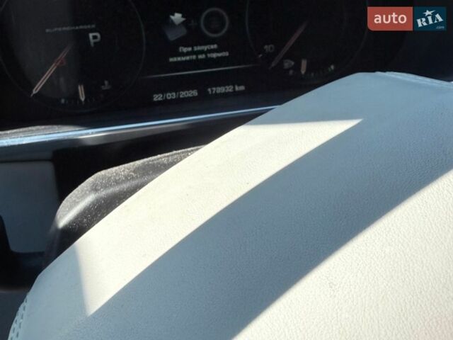 Белый Ленд Ровер Рендж Ровер, объемом двигателя 5 л и пробегом 175 тыс. км за 42000 $, фото 12 на Automoto.ua