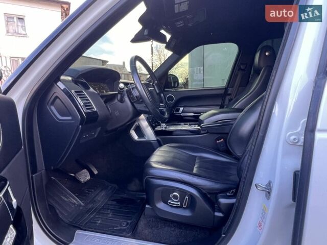 Білий Ленд Ровер Рендж Ровер, об'ємом двигуна 3 л та пробігом 199 тис. км за 35700 $, фото 31 на Automoto.ua