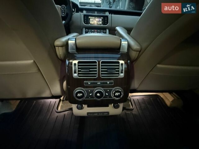 Белый Ленд Ровер Рендж Ровер, объемом двигателя 2.99 л и пробегом 161 тыс. км за 33800 $, фото 93 на Automoto.ua