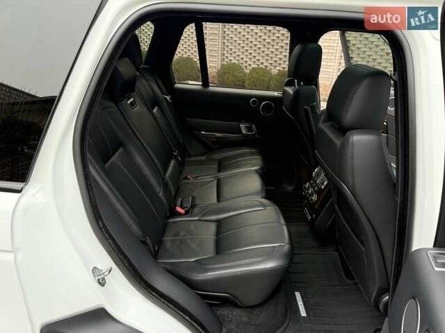 Белый Ленд Ровер Рендж Ровер, объемом двигателя 2.99 л и пробегом 133 тыс. км за 33700 $, фото 38 на Automoto.ua