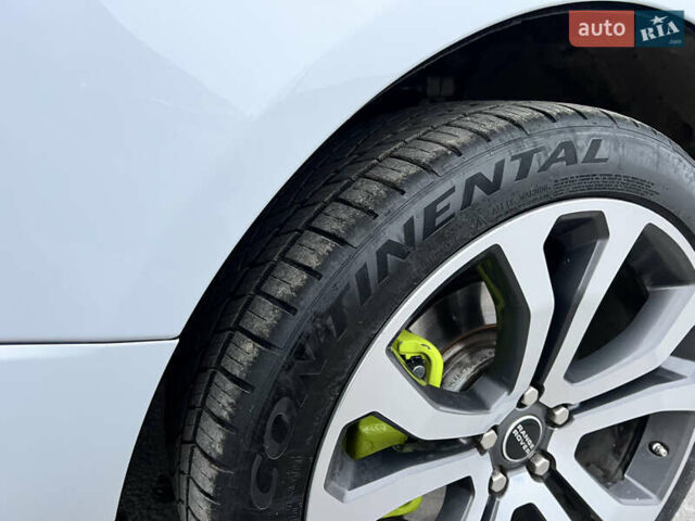 Білий Ленд Ровер Рендж Ровер, об'ємом двигуна 3 л та пробігом 204 тис. км за 35000 $, фото 36 на Automoto.ua