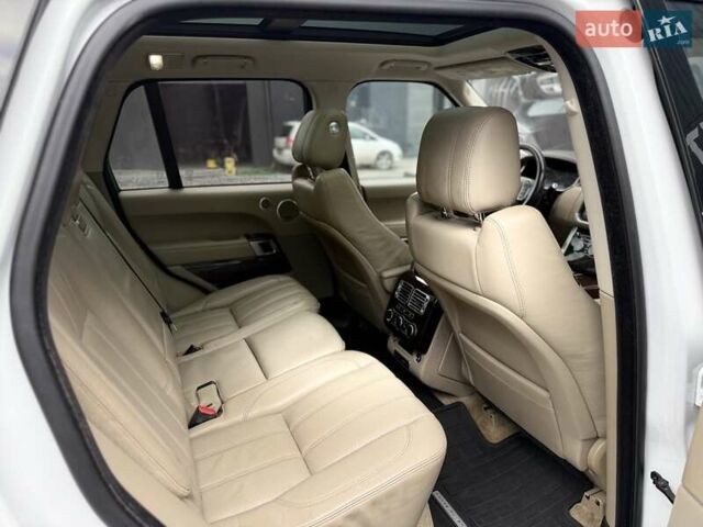 Белый Ленд Ровер Рендж Ровер, объемом двигателя 3 л и пробегом 173 тыс. км за 28400 $, фото 81 на Automoto.ua