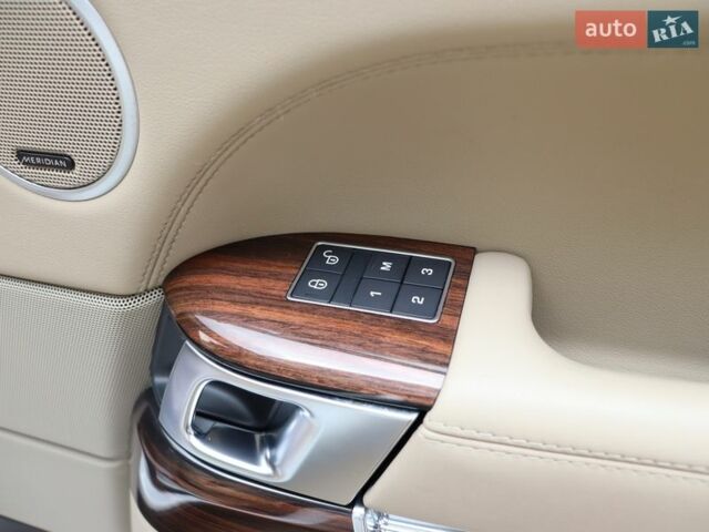 Білий Ленд Ровер Рендж Ровер, об'ємом двигуна 3 л та пробігом 154 тис. км за 31900 $, фото 52 на Automoto.ua