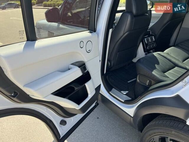 Белый Ленд Ровер Рендж Ровер, объемом двигателя 2.99 л и пробегом 176 тыс. км за 40300 $, фото 39 на Automoto.ua