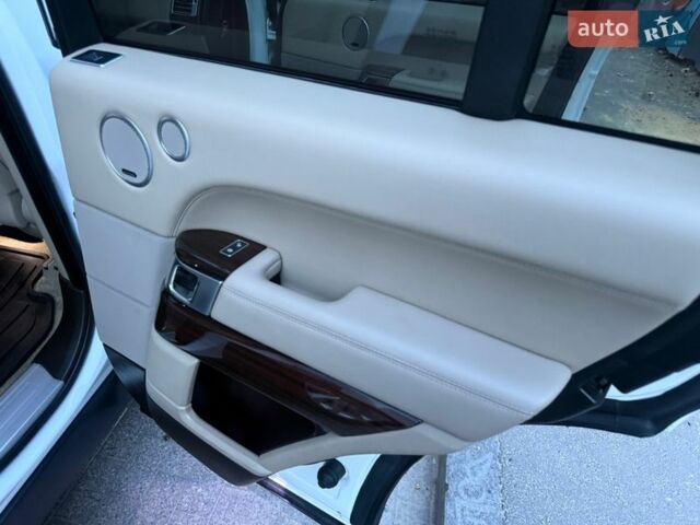 Белый Ленд Ровер Рендж Ровер, объемом двигателя 2.99 л и пробегом 161 тыс. км за 33800 $, фото 69 на Automoto.ua
