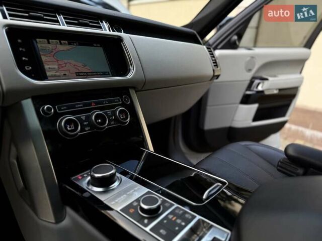 Білий Ленд Ровер Рендж Ровер, об'ємом двигуна 2.99 л та пробігом 180 тис. км за 39850 $, фото 82 на Automoto.ua